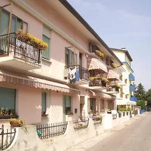Dalla Bella - Agenzia Cocal Apartmán